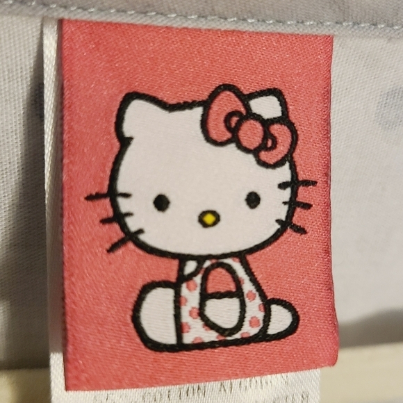 Hello Kitty | Women's Gray Polka Dot Graphic Print Scrubs Shirt (Size 2XL) - Picture 2 of 16